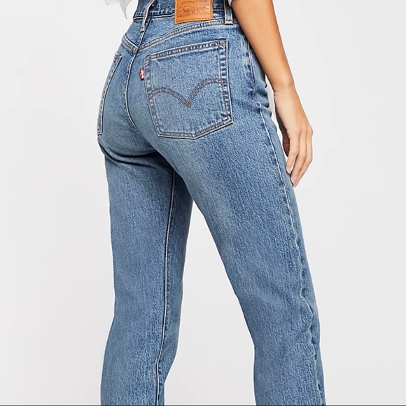 •LAST PAIR* Levi’s Wedgie hi waisted VTG inspired frayed jeans NWT SZ 30/SZ 10 - Picture 3 of 15